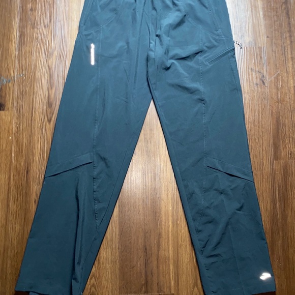 Men’s brooks running pants - Picture 2 of 9